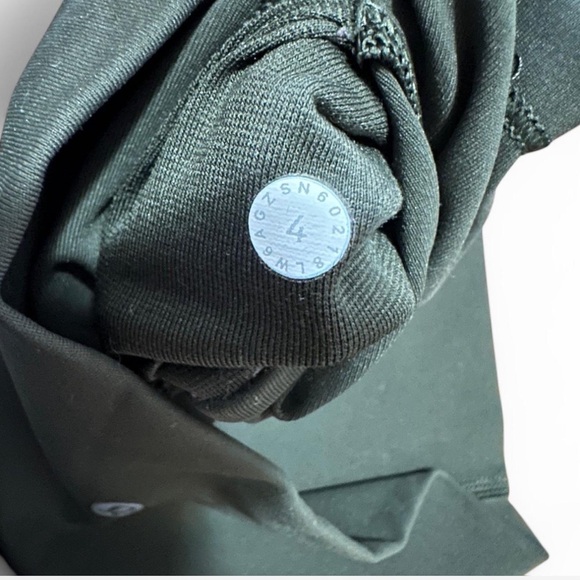 Lululemon - Picture 4 of 4